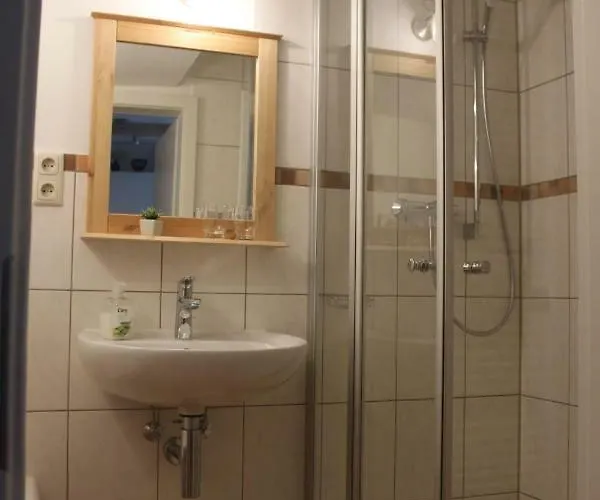 Haus Zum Kleinen Helm * Эрфурт